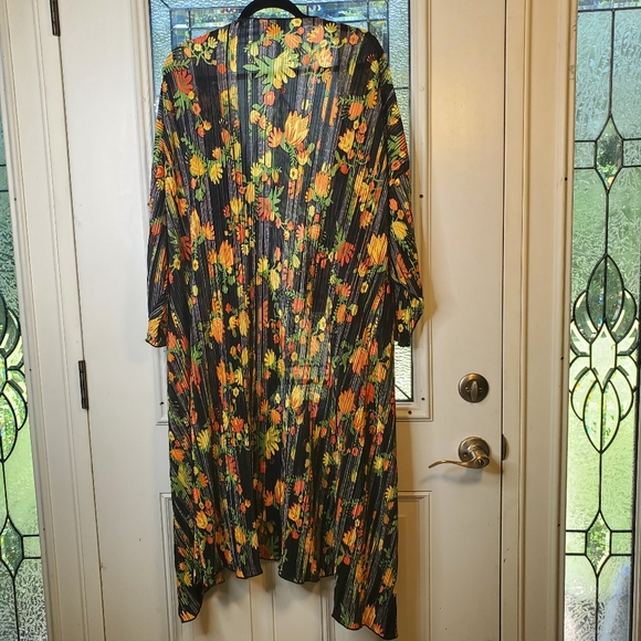 LLR Shiny Floral Shirley - Picture 2 of 6